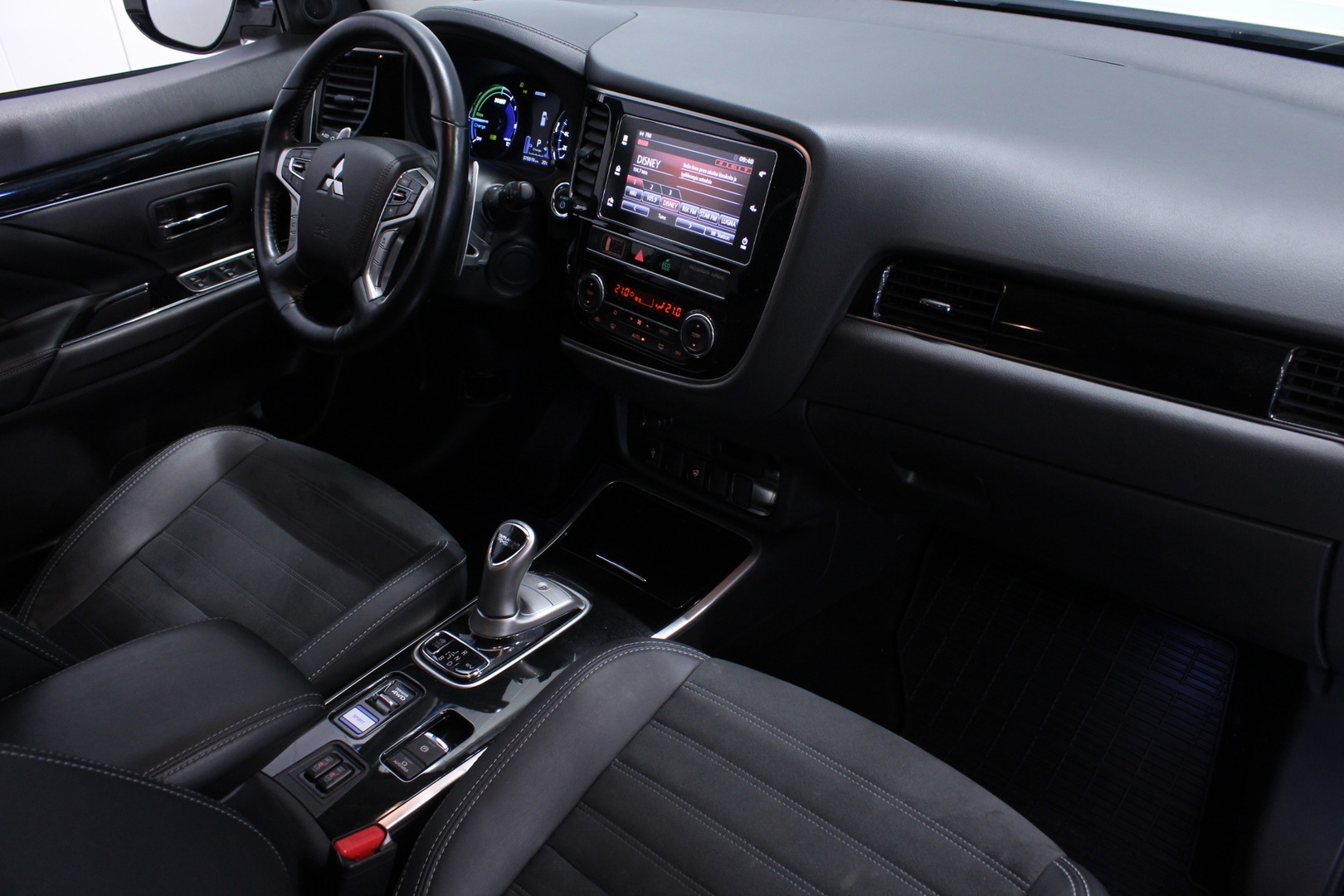 MITSUBISHI Outlander PHEV 2019