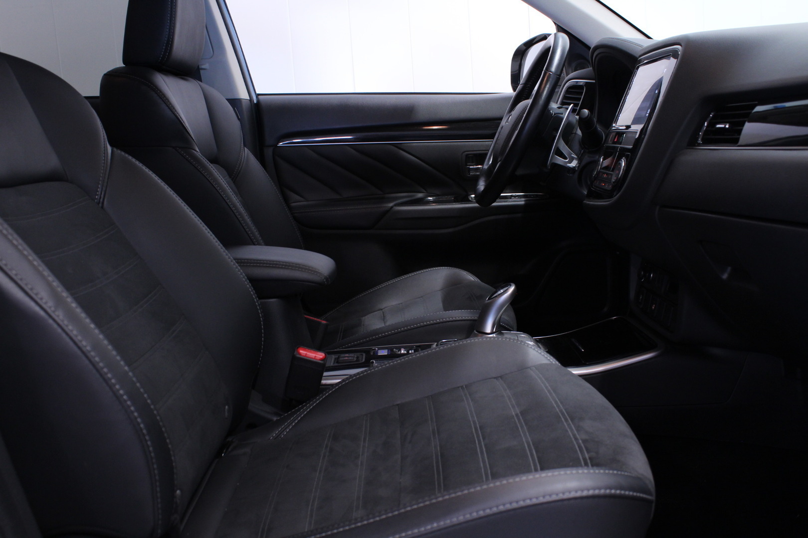 MITSUBISHI Outlander PHEV 2019