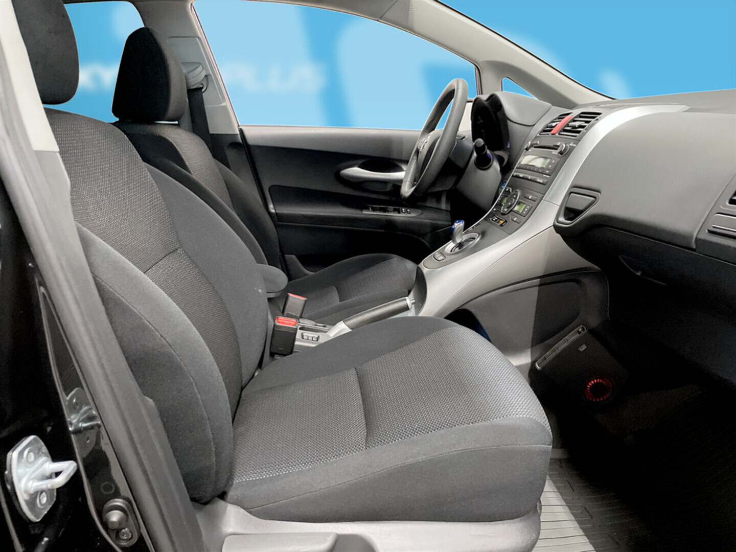 TOYOTA Auris 2011