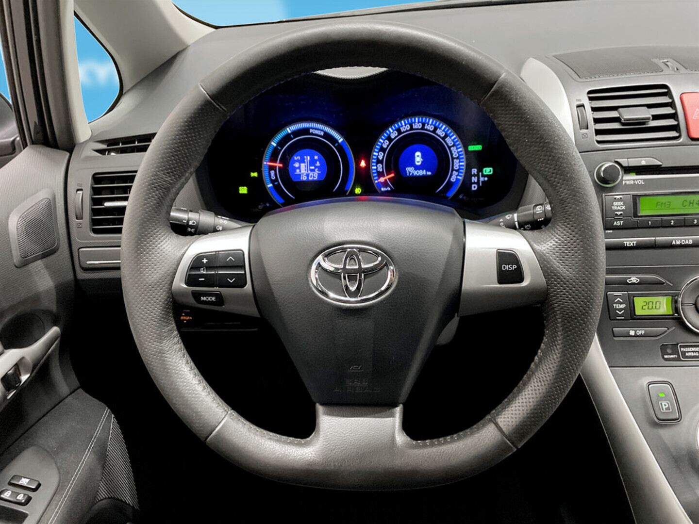 TOYOTA Auris 2011
