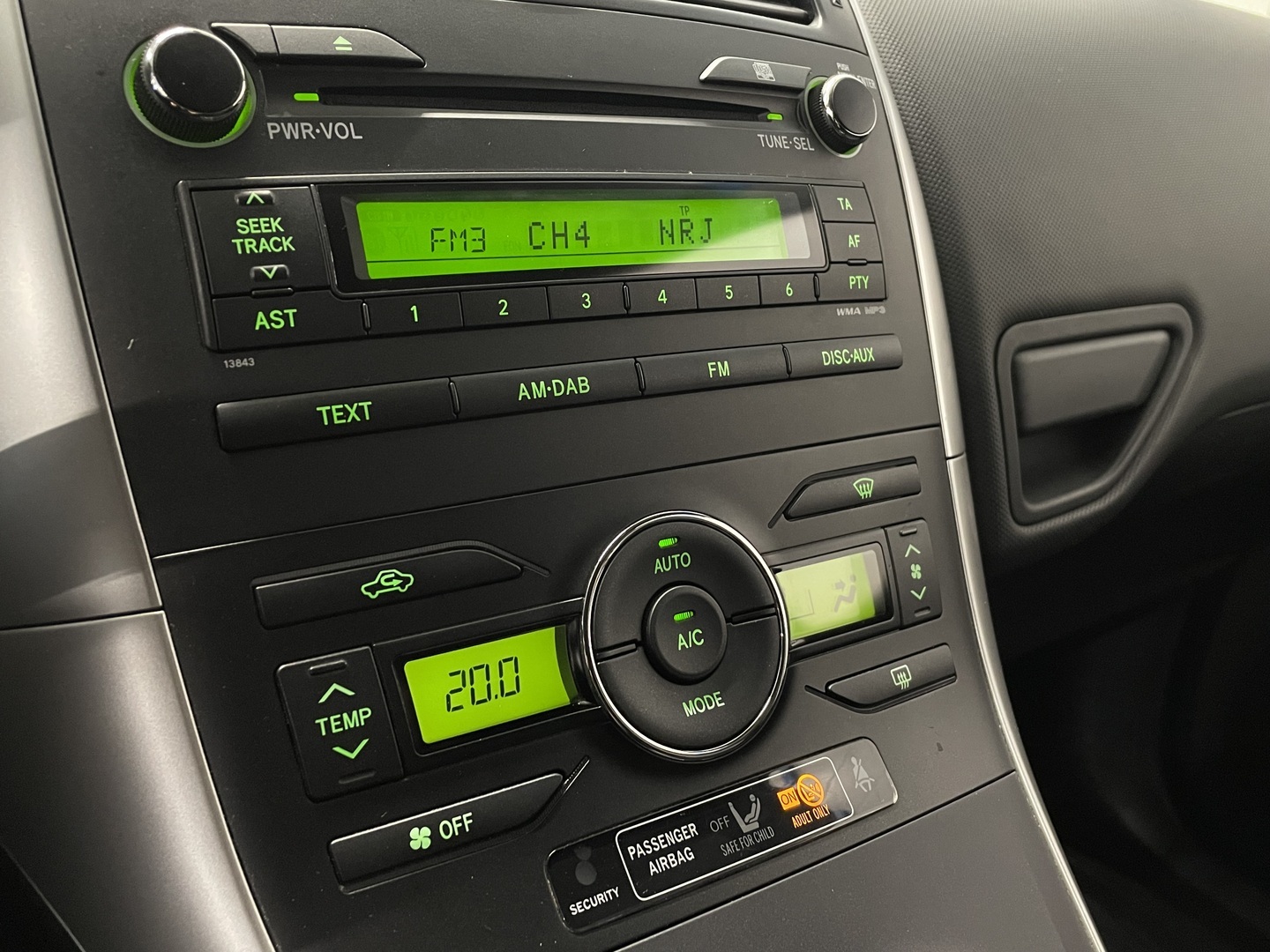 TOYOTA Auris 2011