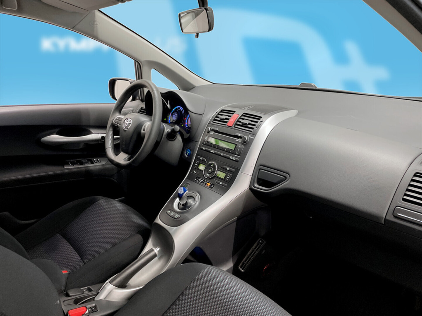 TOYOTA Auris 2011