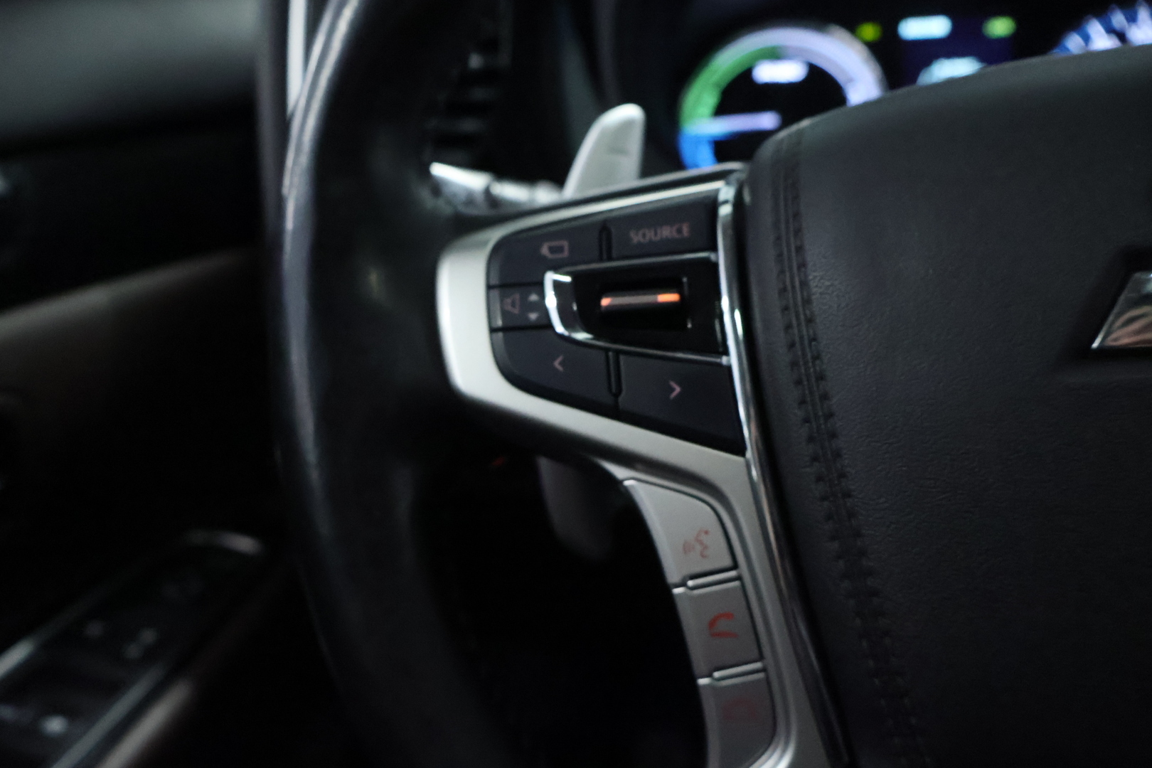 MITSUBISHI Outlander PHEV 2016