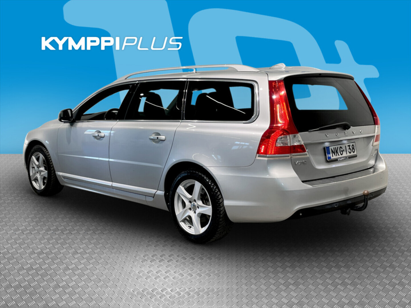 VOLVO V70 2016