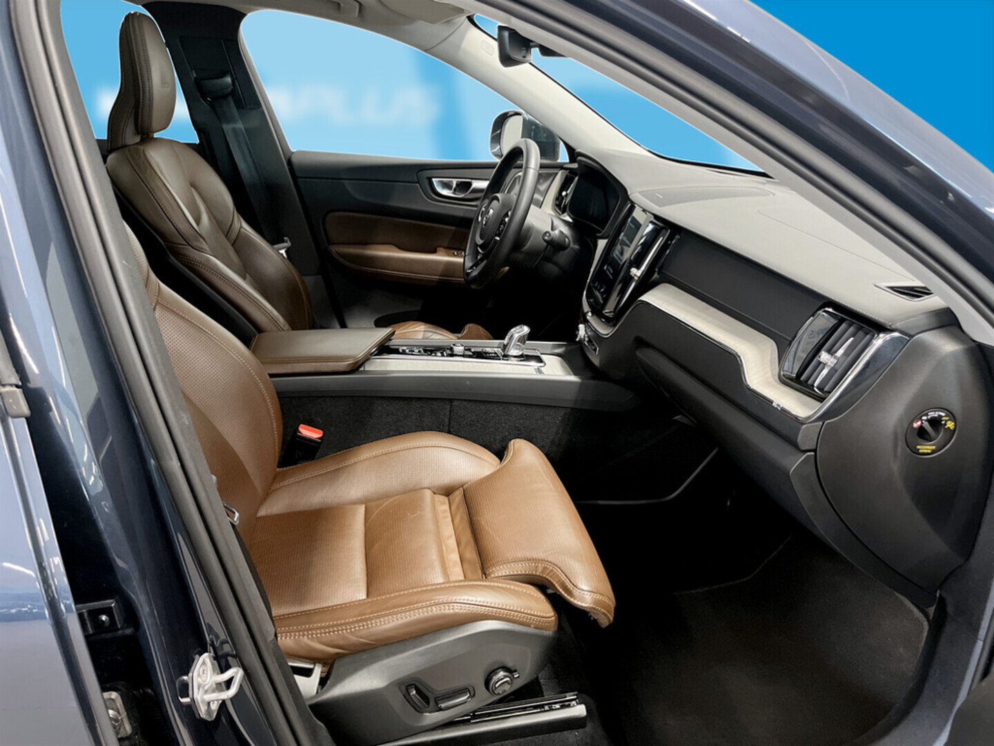 VOLVO XC60 2019