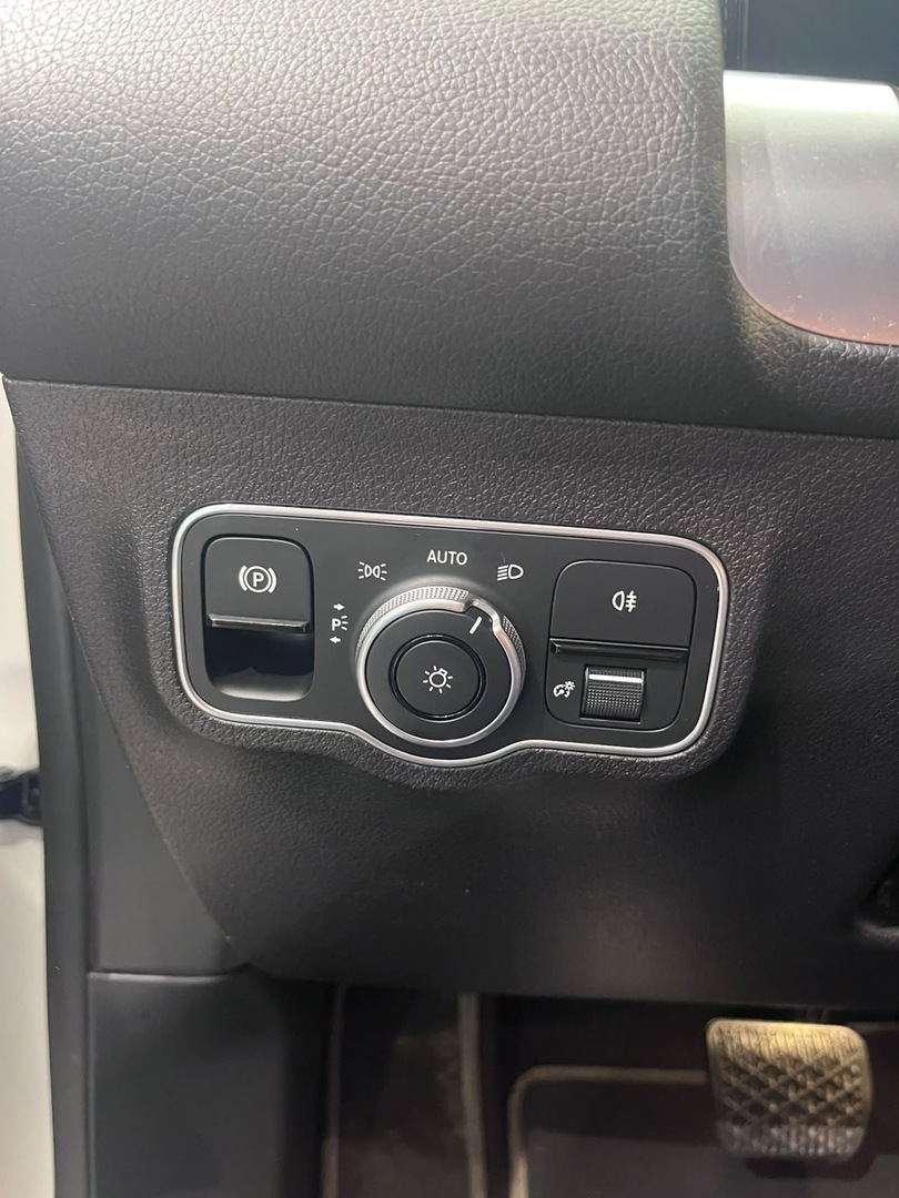 MERCEDES-BENZ EQB 2022
