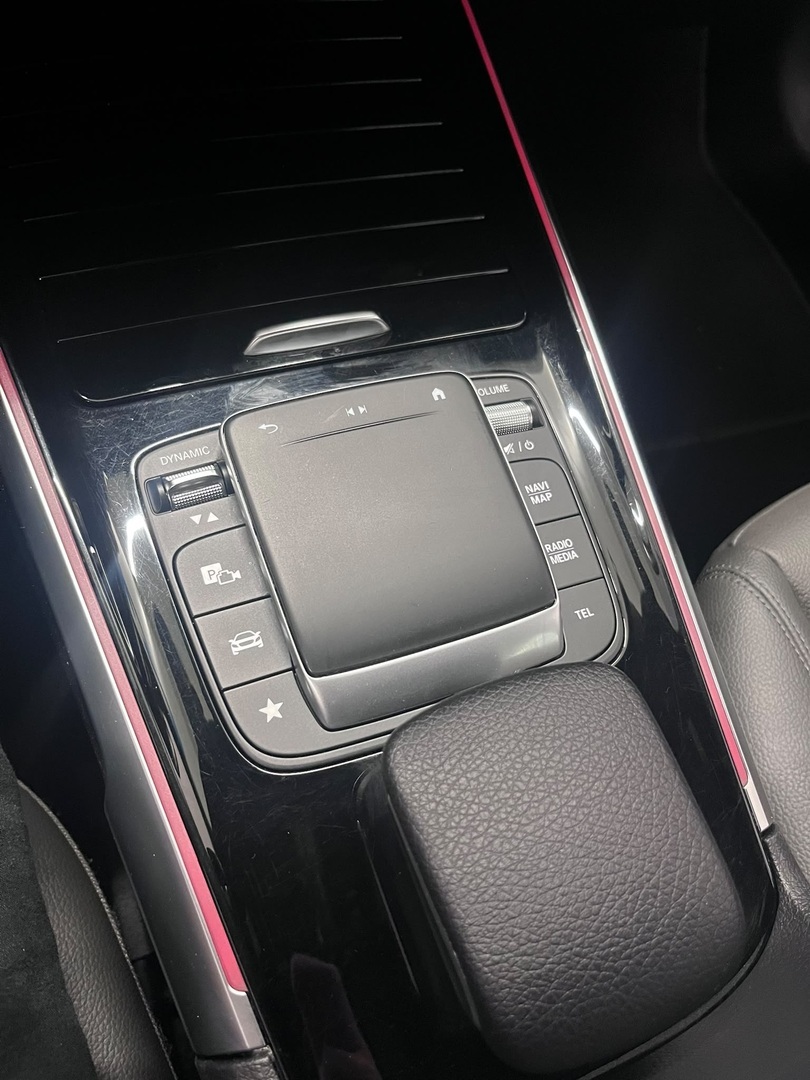 MERCEDES-BENZ EQB 2022