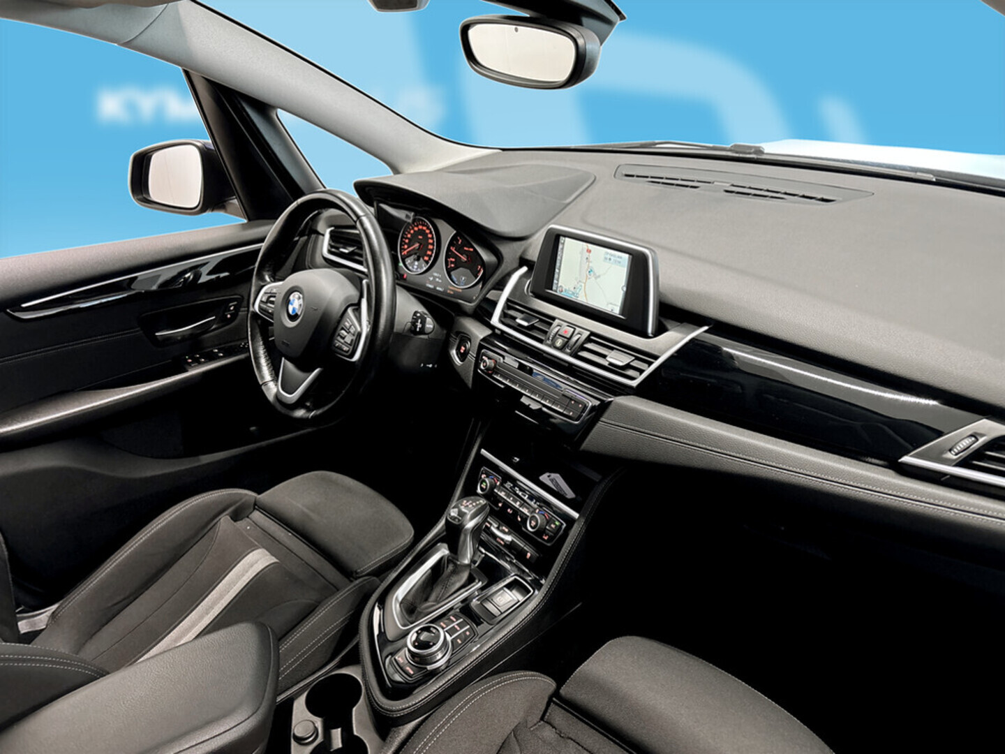 BMW 225 2017