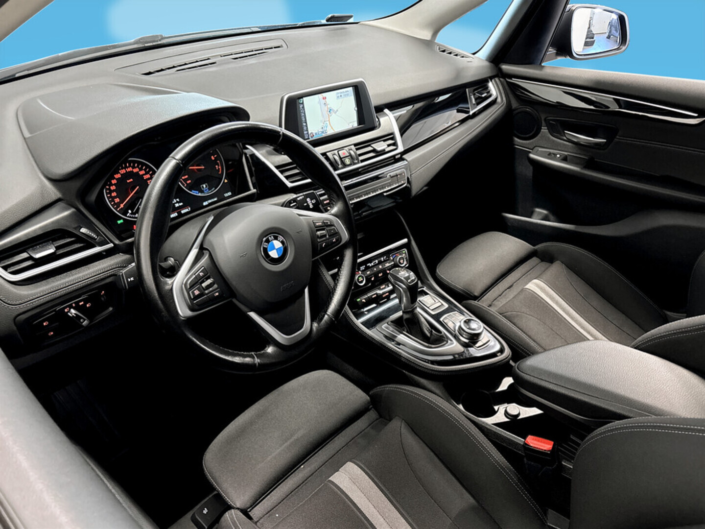 BMW 225 2017