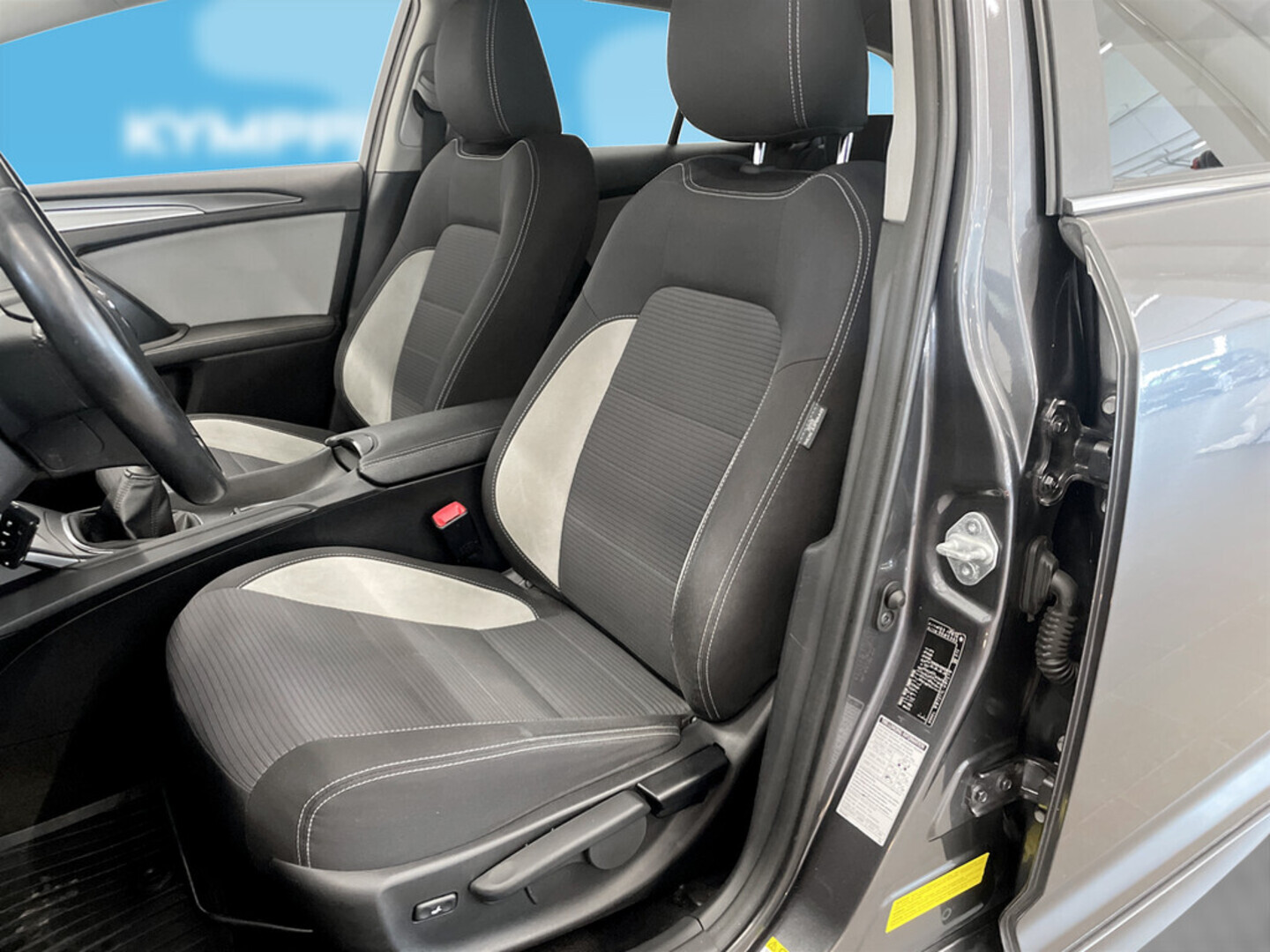 TOYOTA Avensis 2015