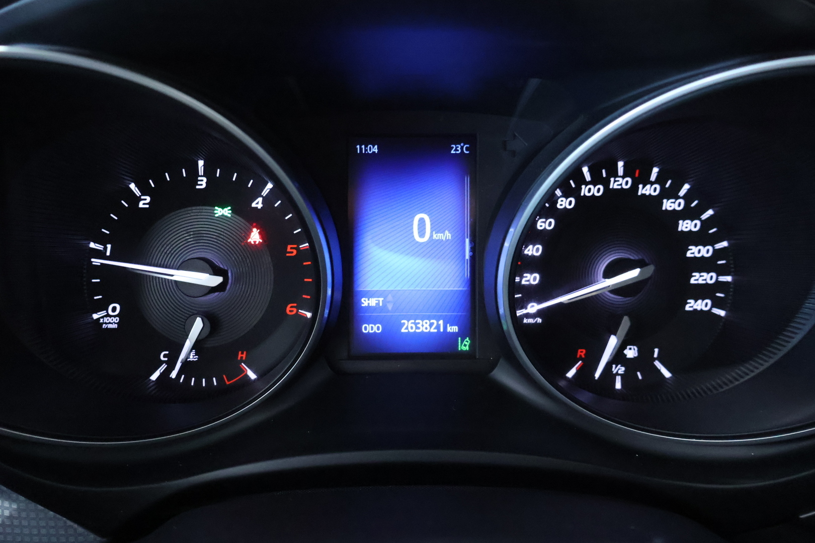 TOYOTA Avensis 2015