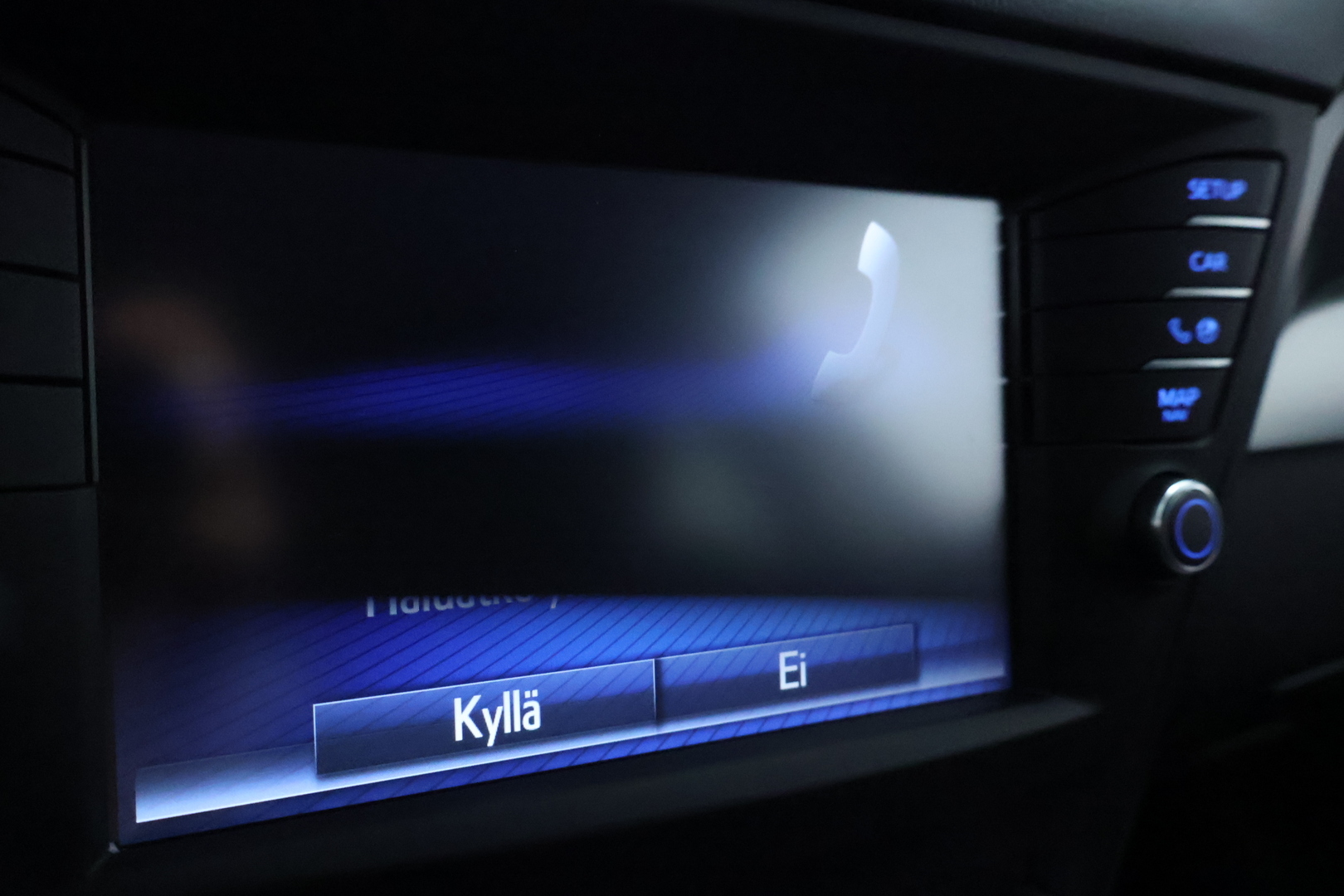 TOYOTA Avensis 2015