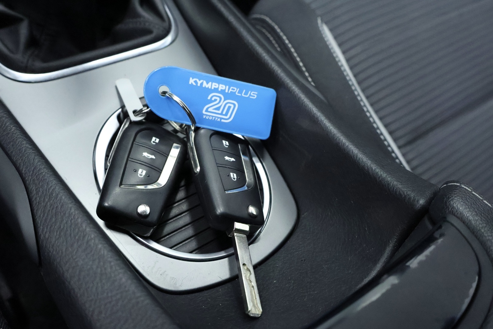 TOYOTA Avensis 2015