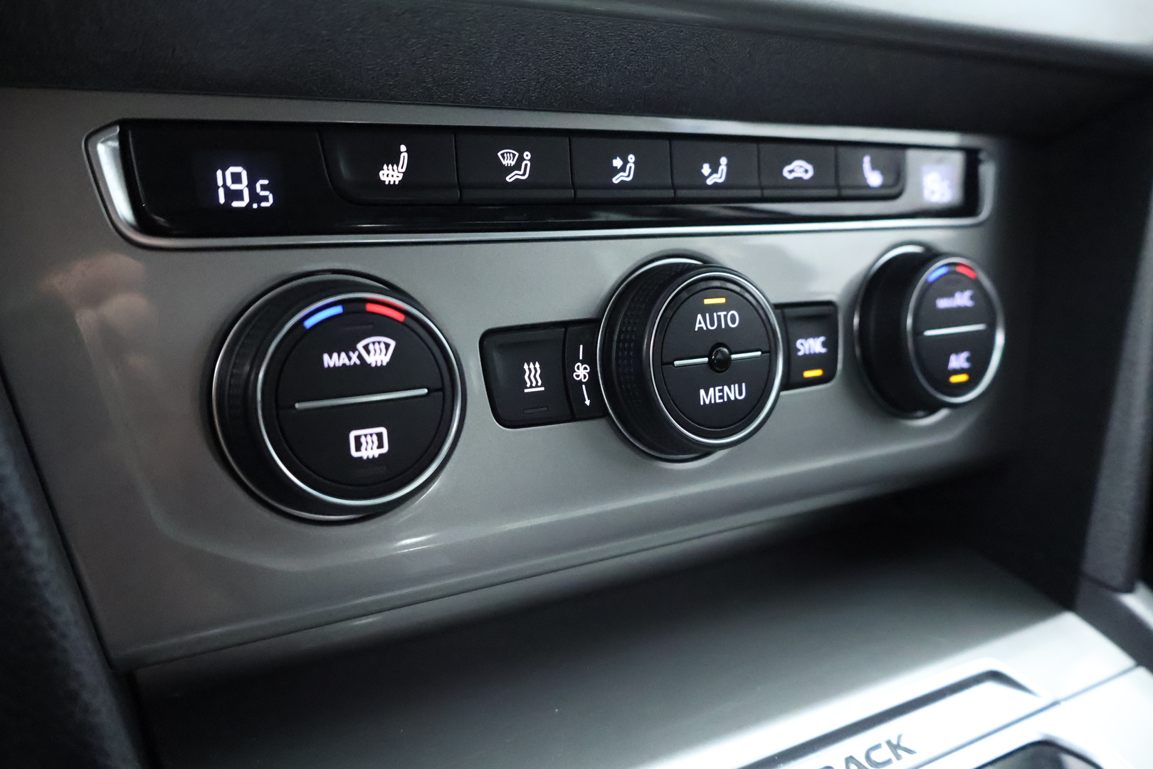 VOLKSWAGEN Passat 2017