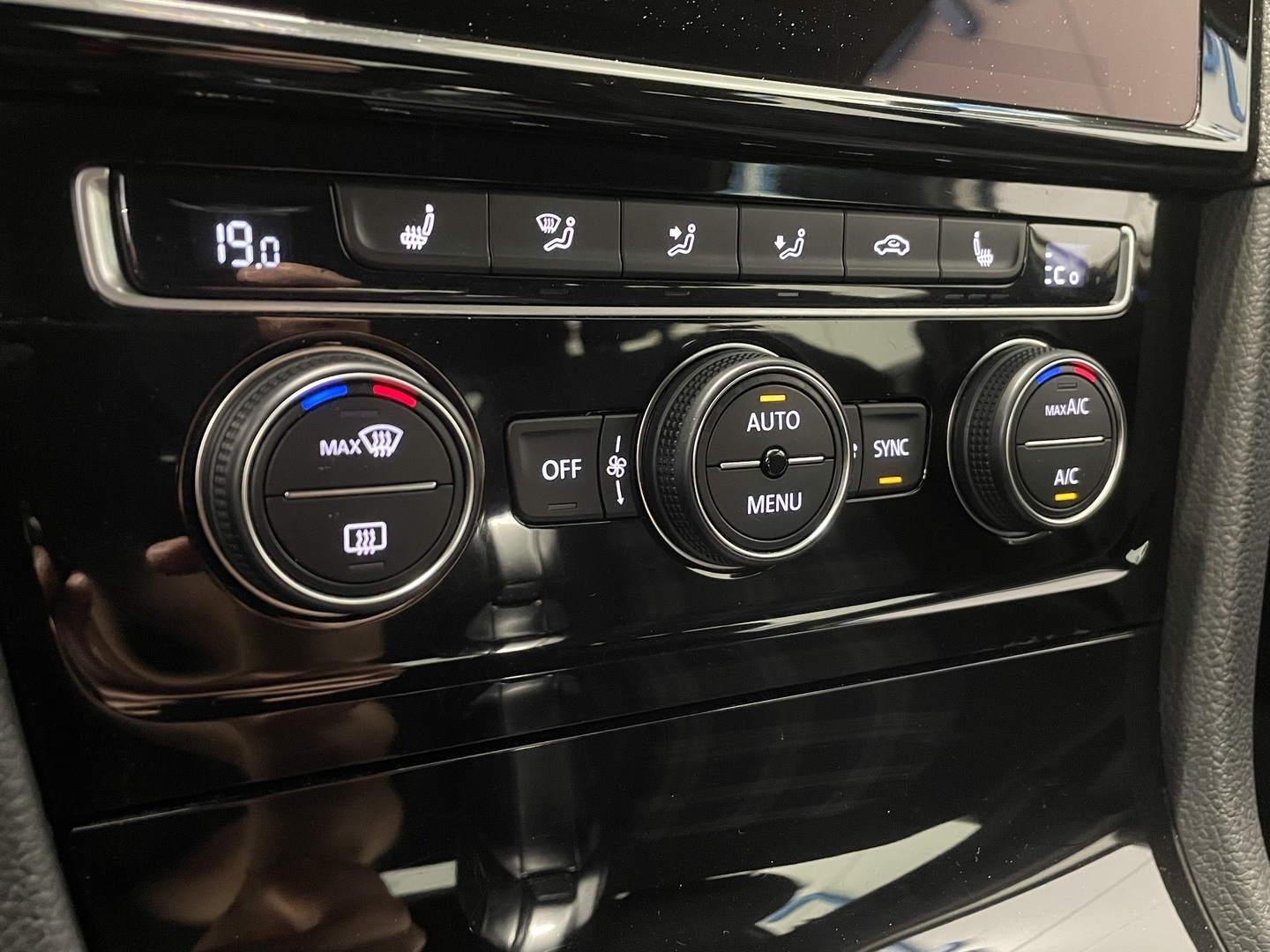 VOLKSWAGEN Golf 2019