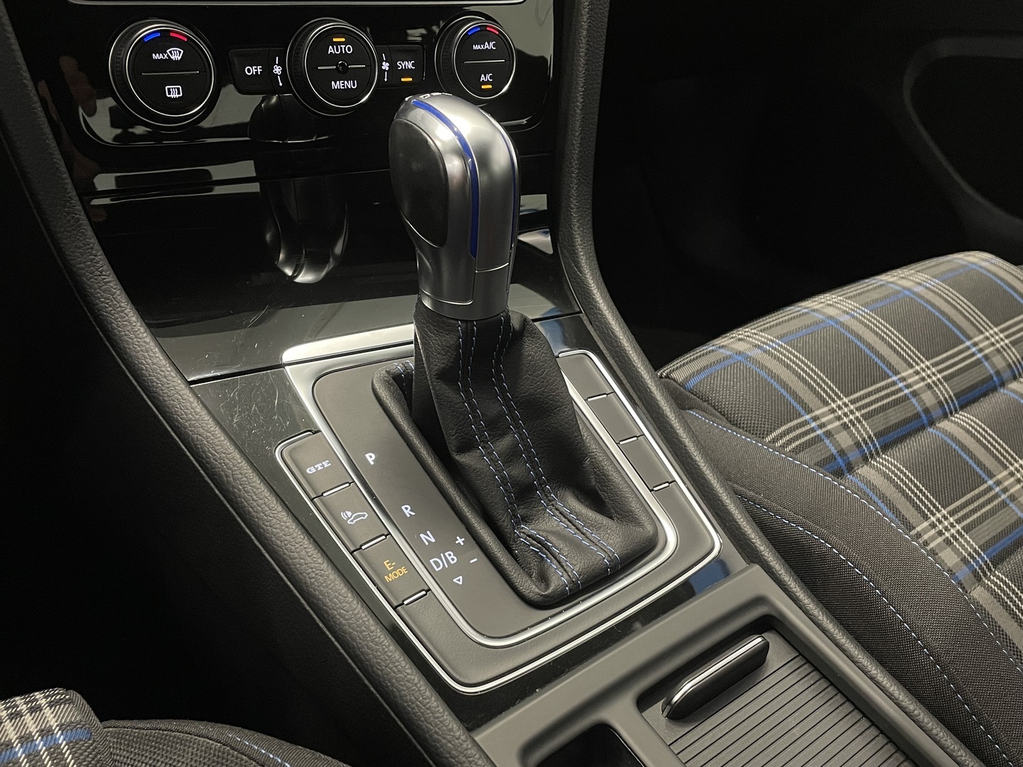 VOLKSWAGEN Golf 2019