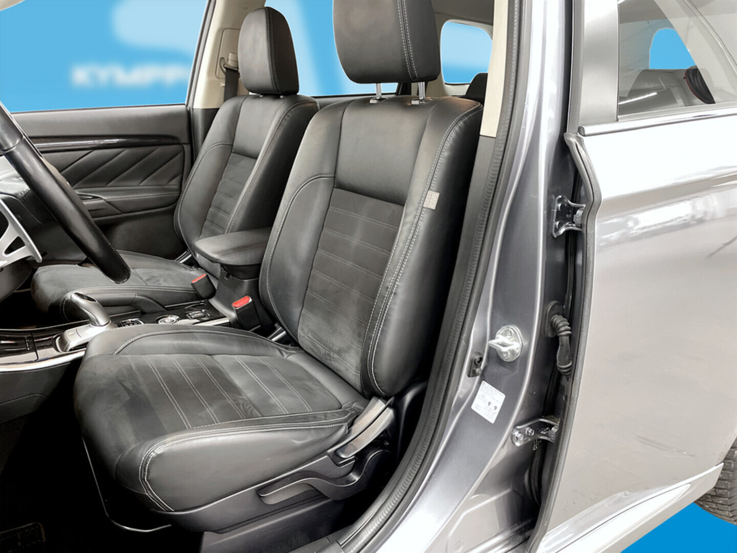 MITSUBISHI Outlander PHEV 2016