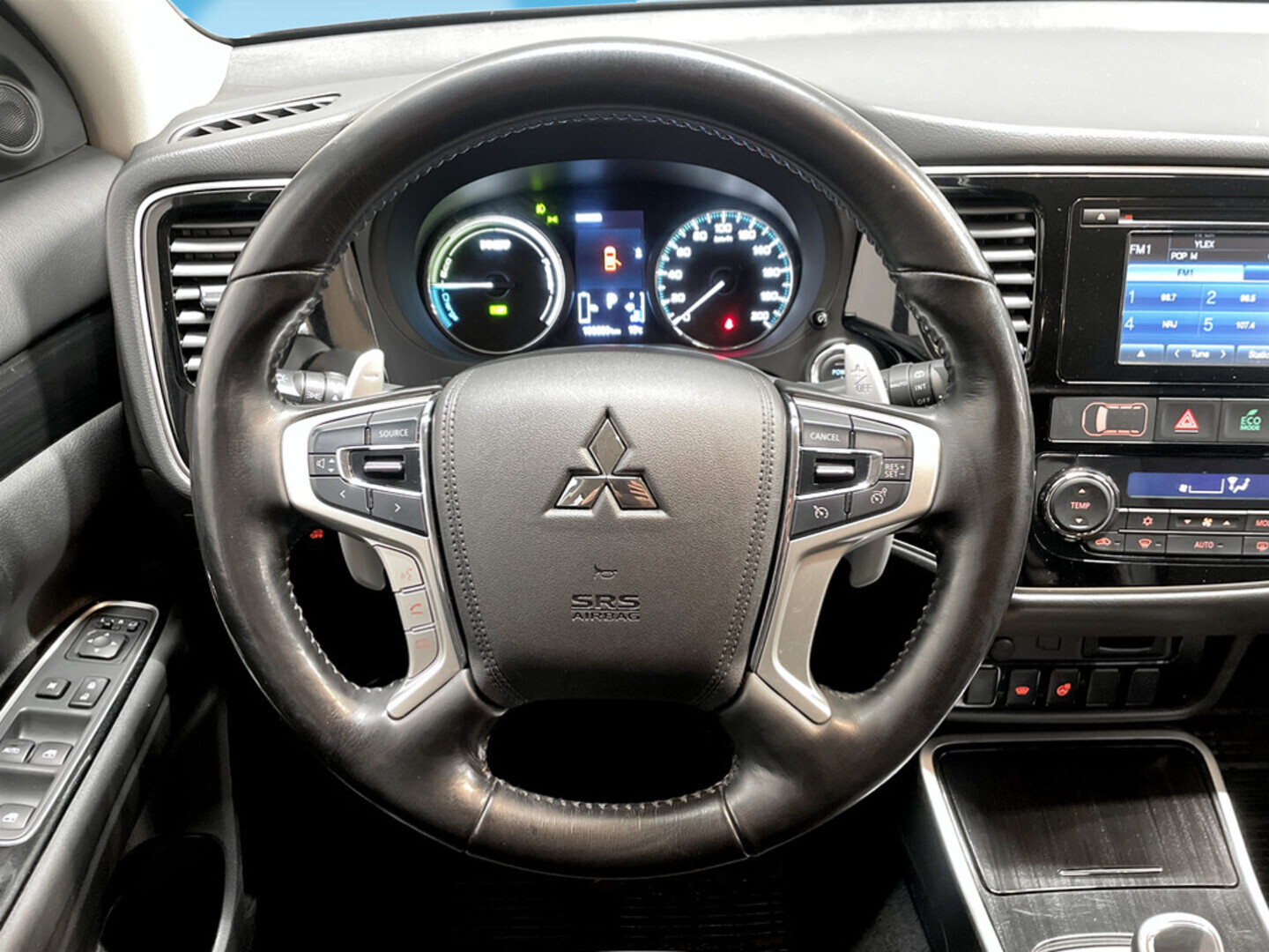 MITSUBISHI Outlander PHEV 2016