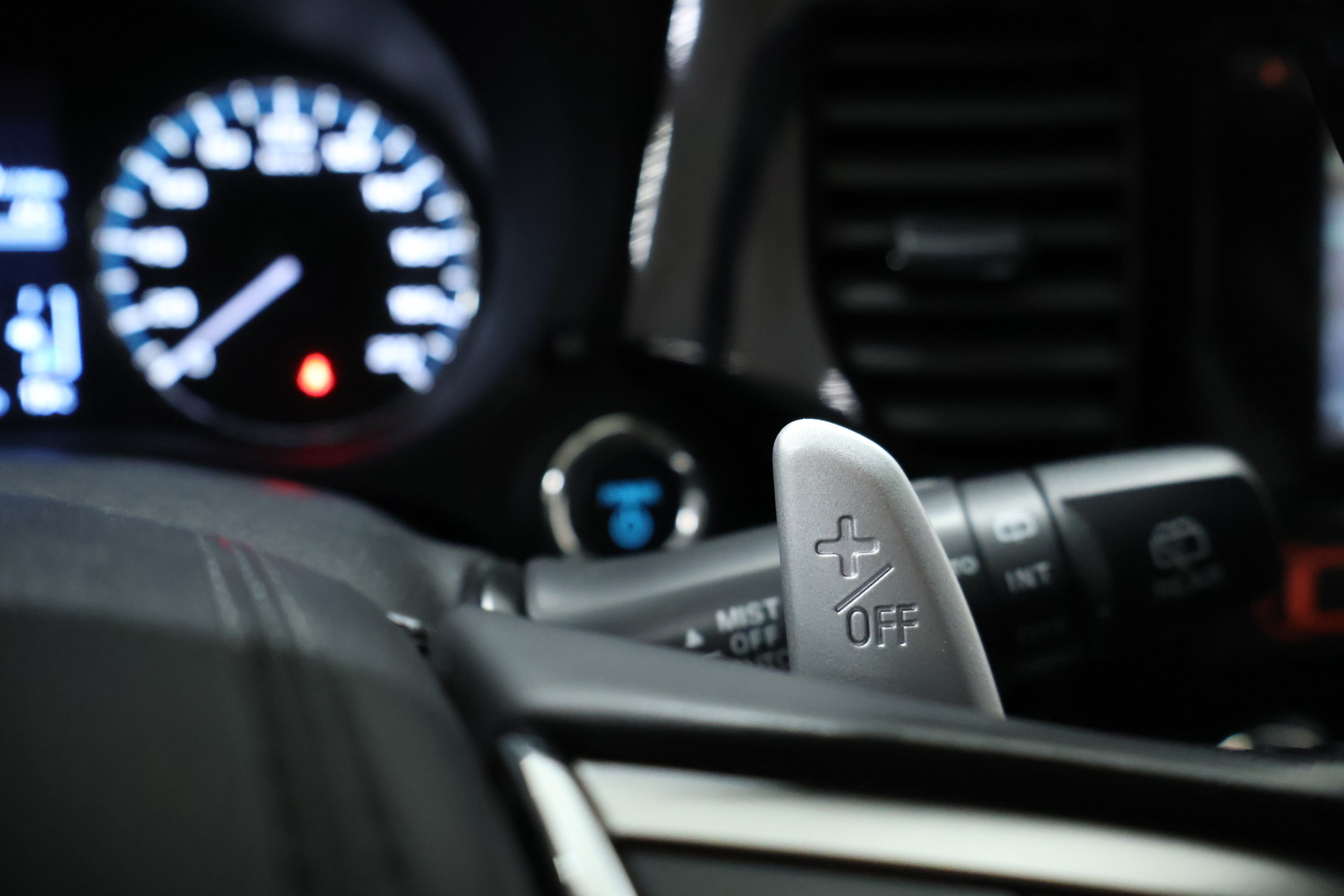 MITSUBISHI Outlander PHEV 2016