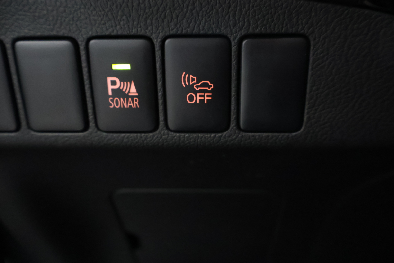 MITSUBISHI Outlander PHEV 2016