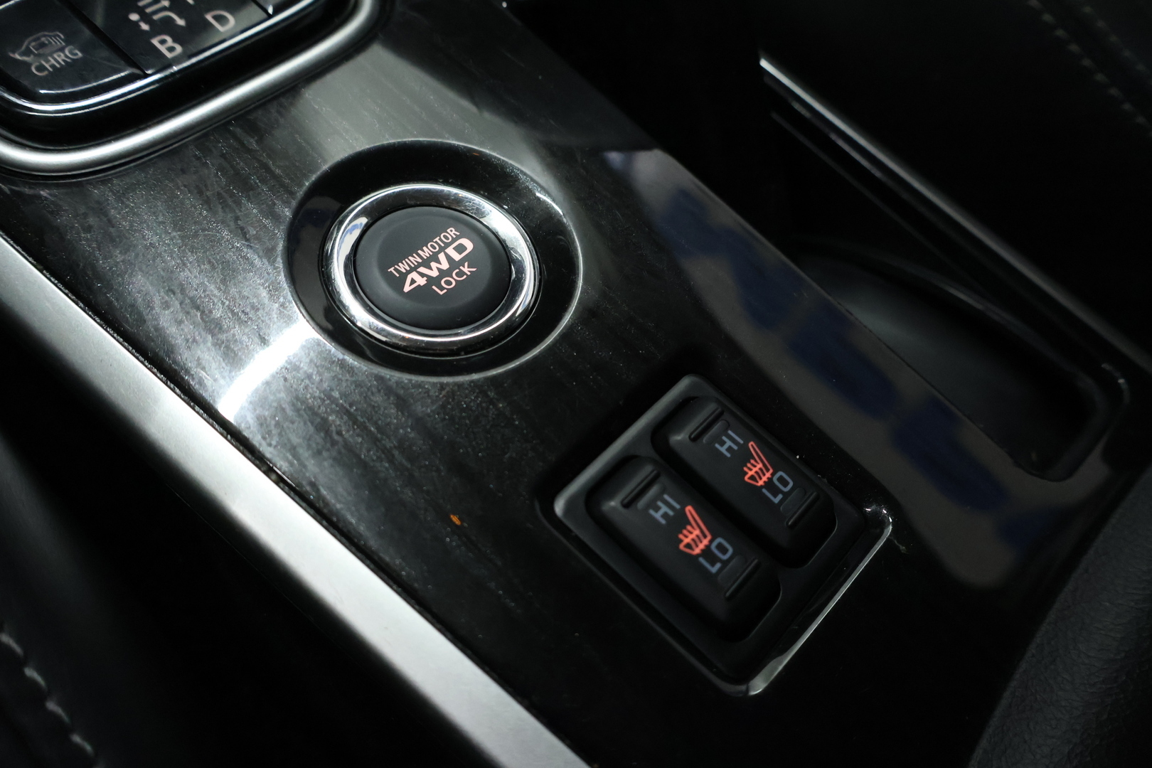 MITSUBISHI Outlander PHEV 2016