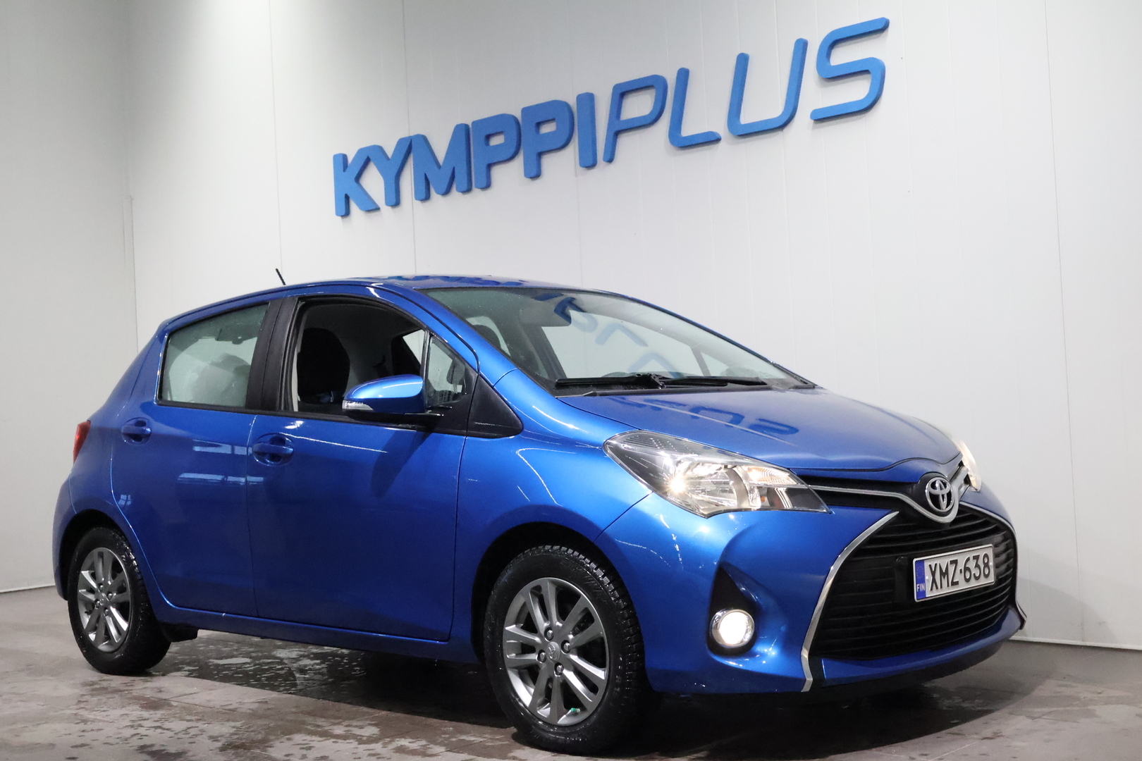 TOYOTA Yaris 2016