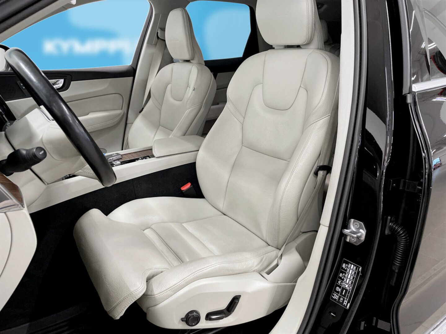 VOLVO XC60 2020