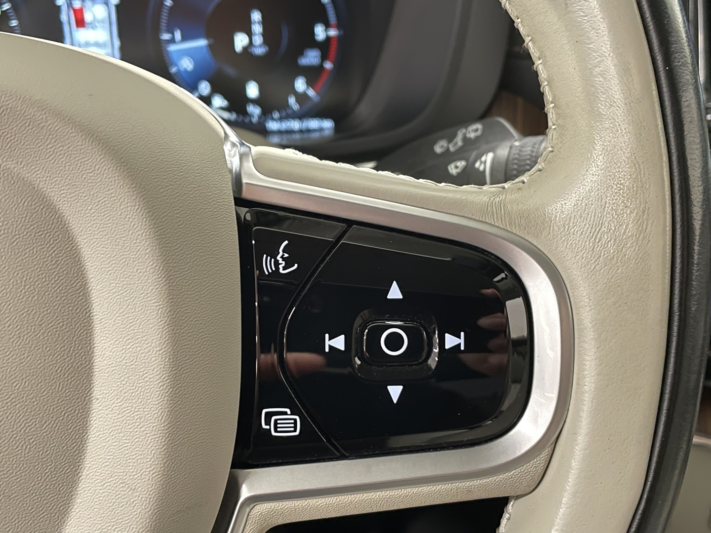 VOLVO XC60 2020
