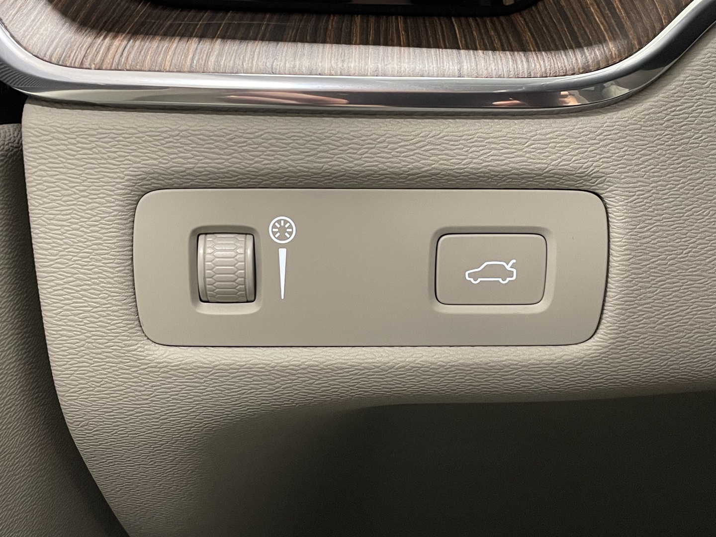 VOLVO XC60 2020