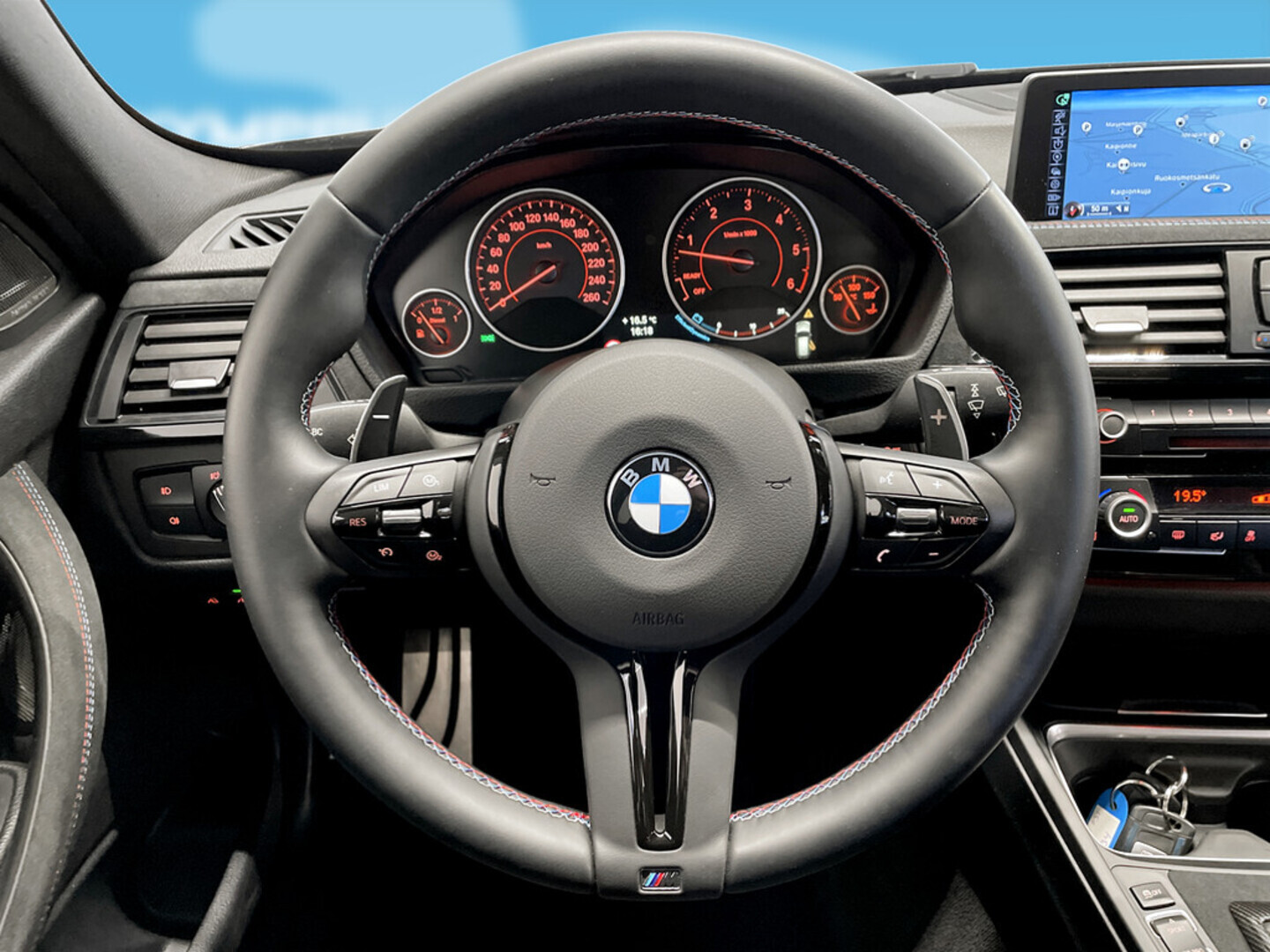 BMW 330 2014