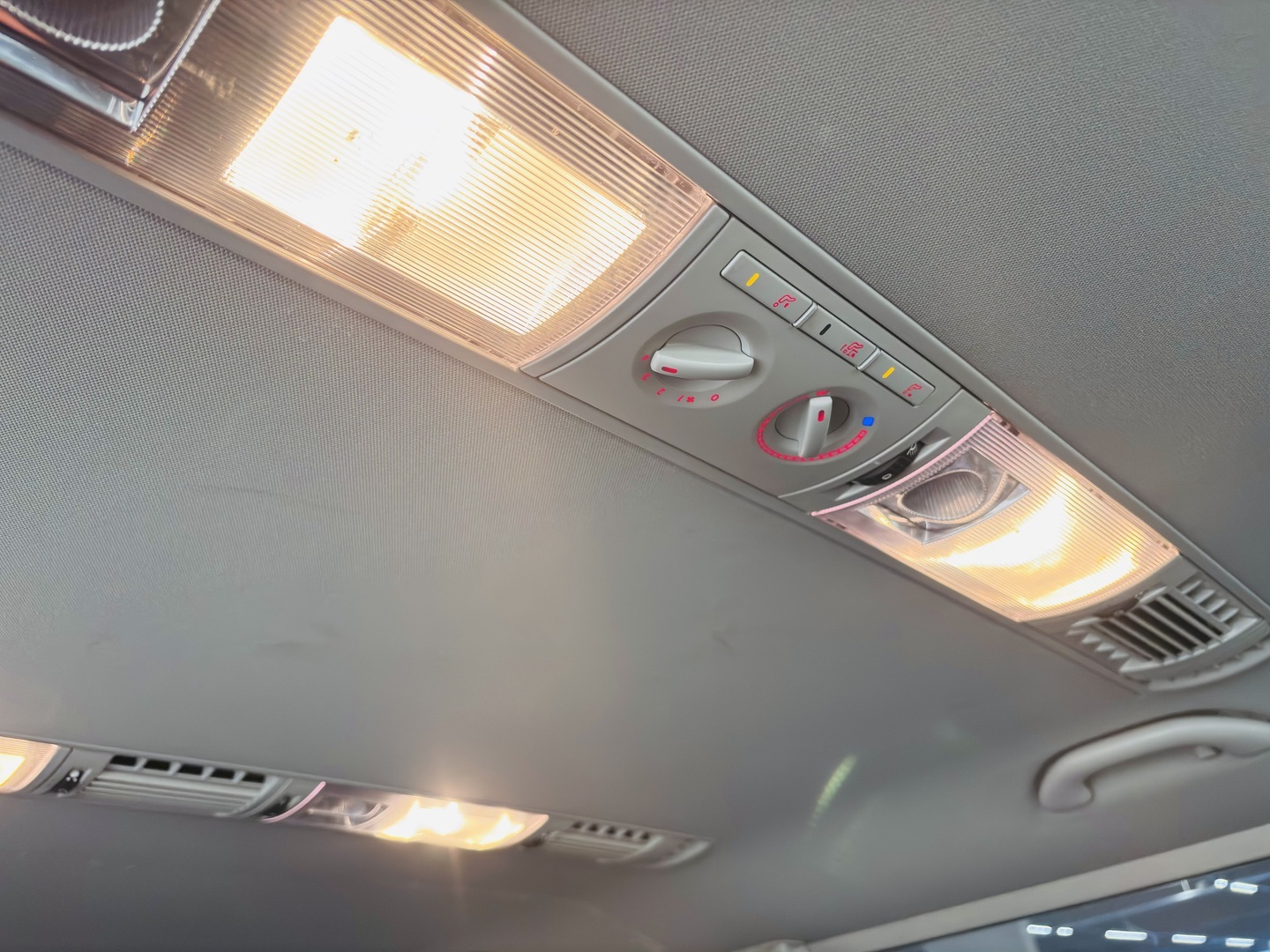 VOLKSWAGEN Caravelle 2014