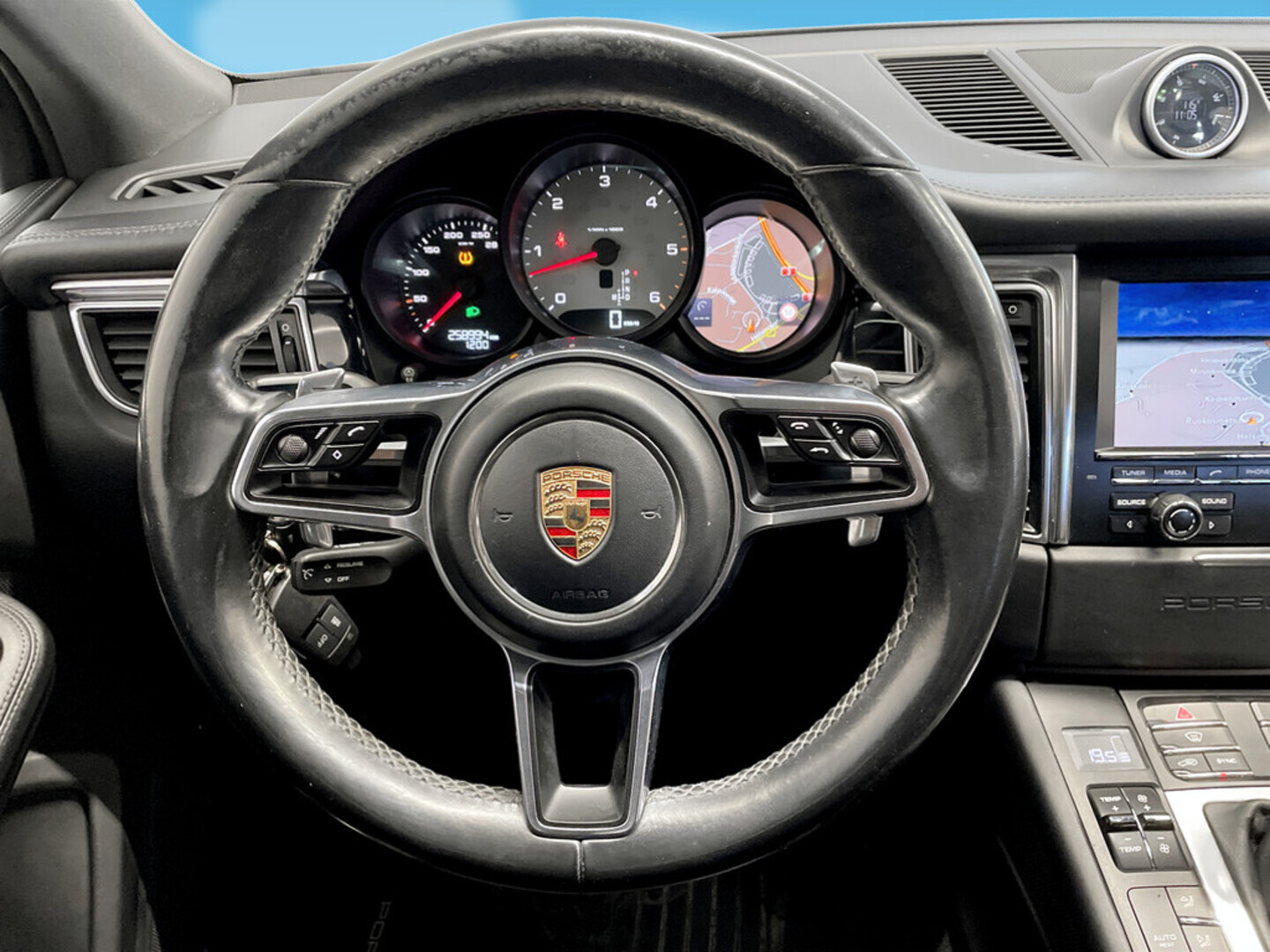 PORSCHE Macan 2015