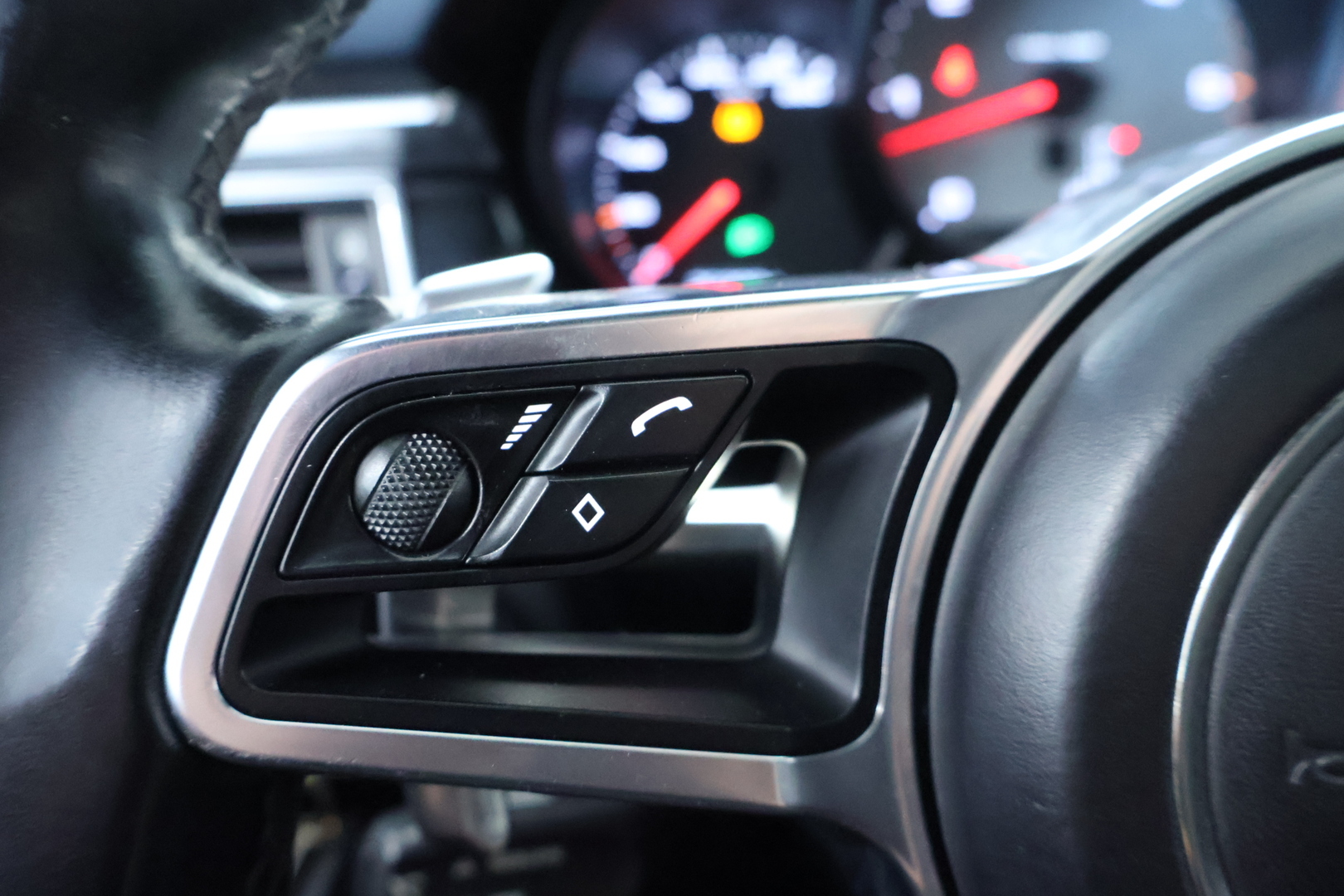 PORSCHE Macan 2015
