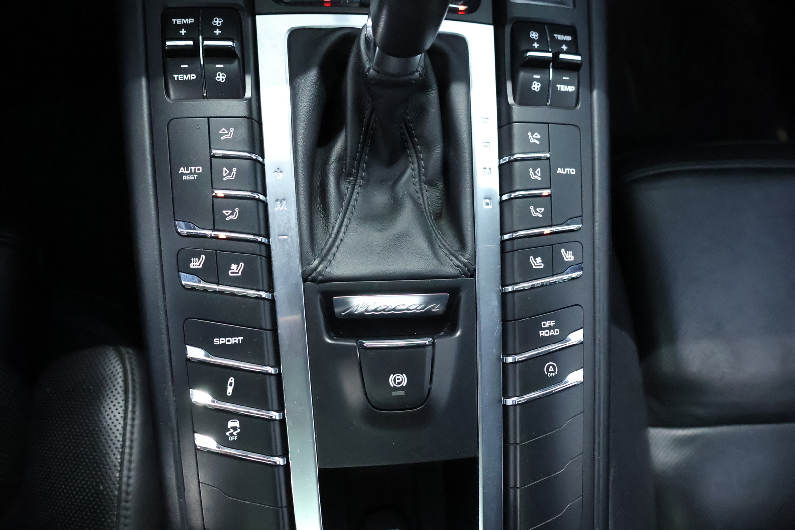 PORSCHE Macan 2015