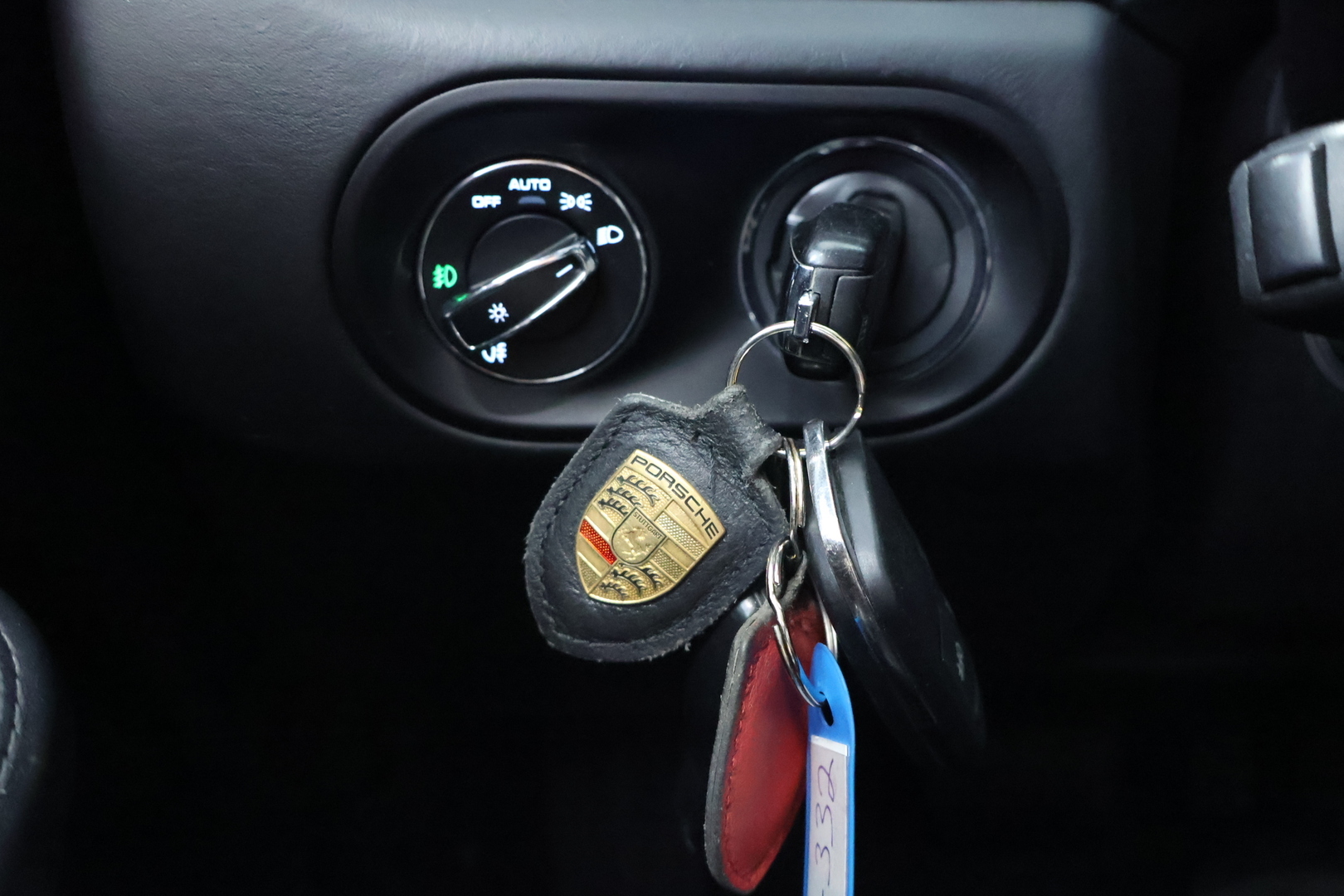 PORSCHE Macan 2015