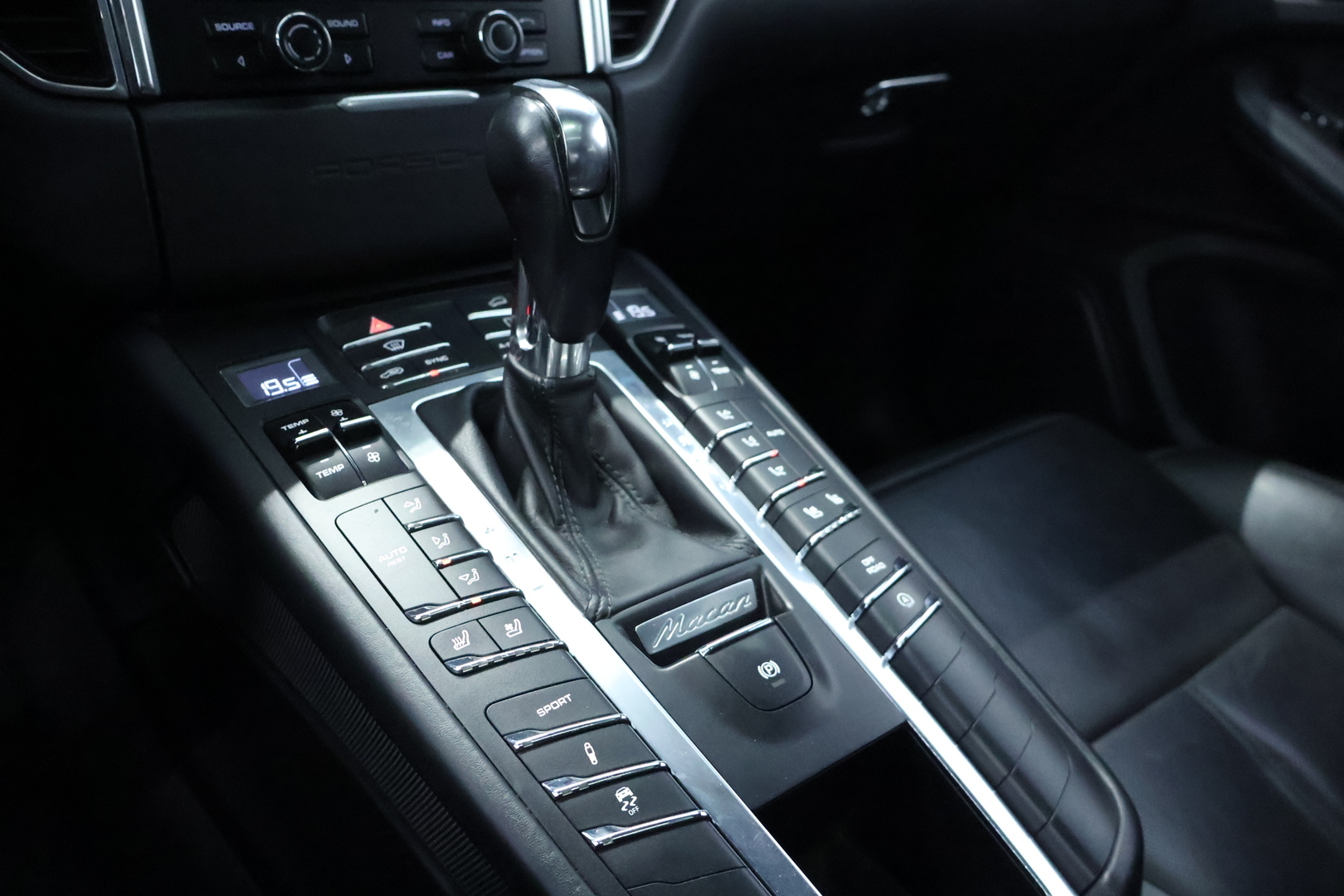 PORSCHE Macan 2015