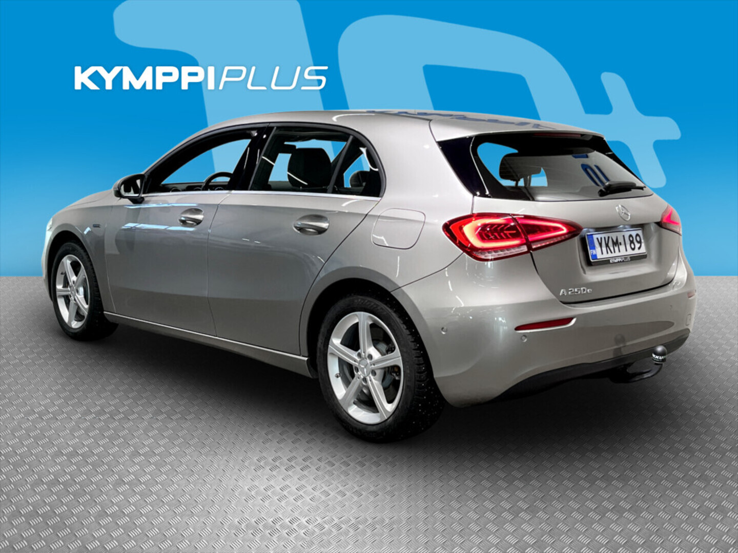 MERCEDES-BENZ A 2020