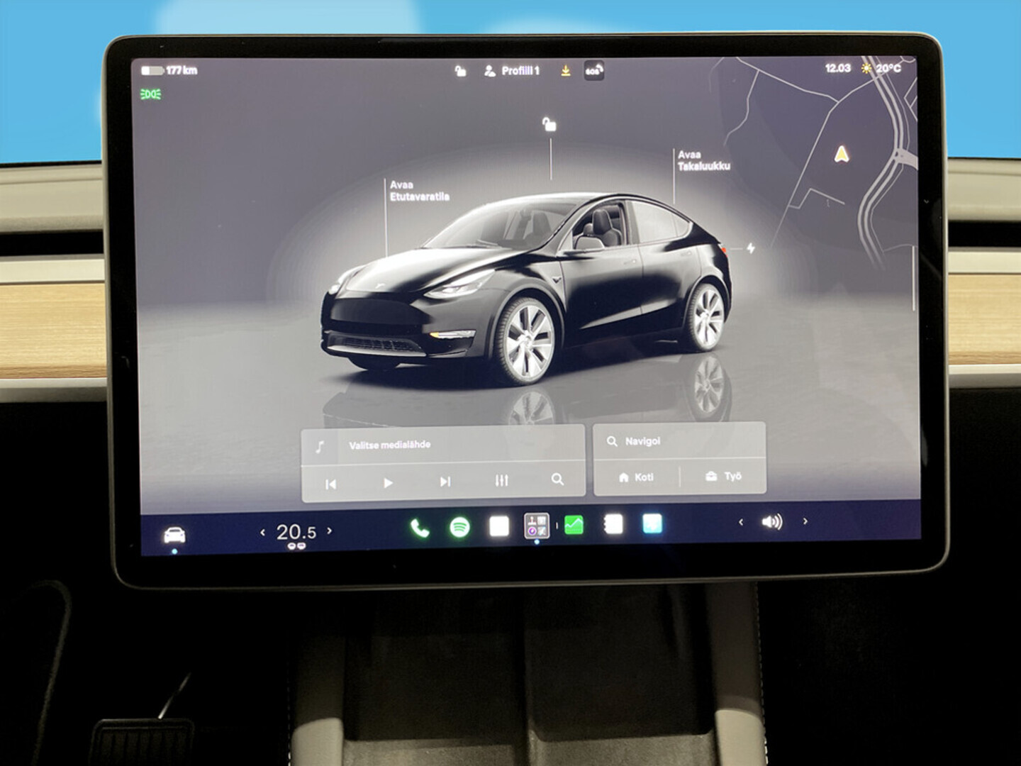 TESLA Model Y 2024