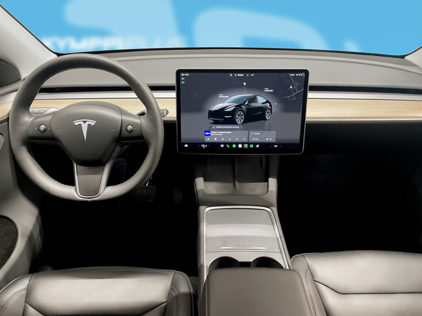 TESLA Model Y 2024