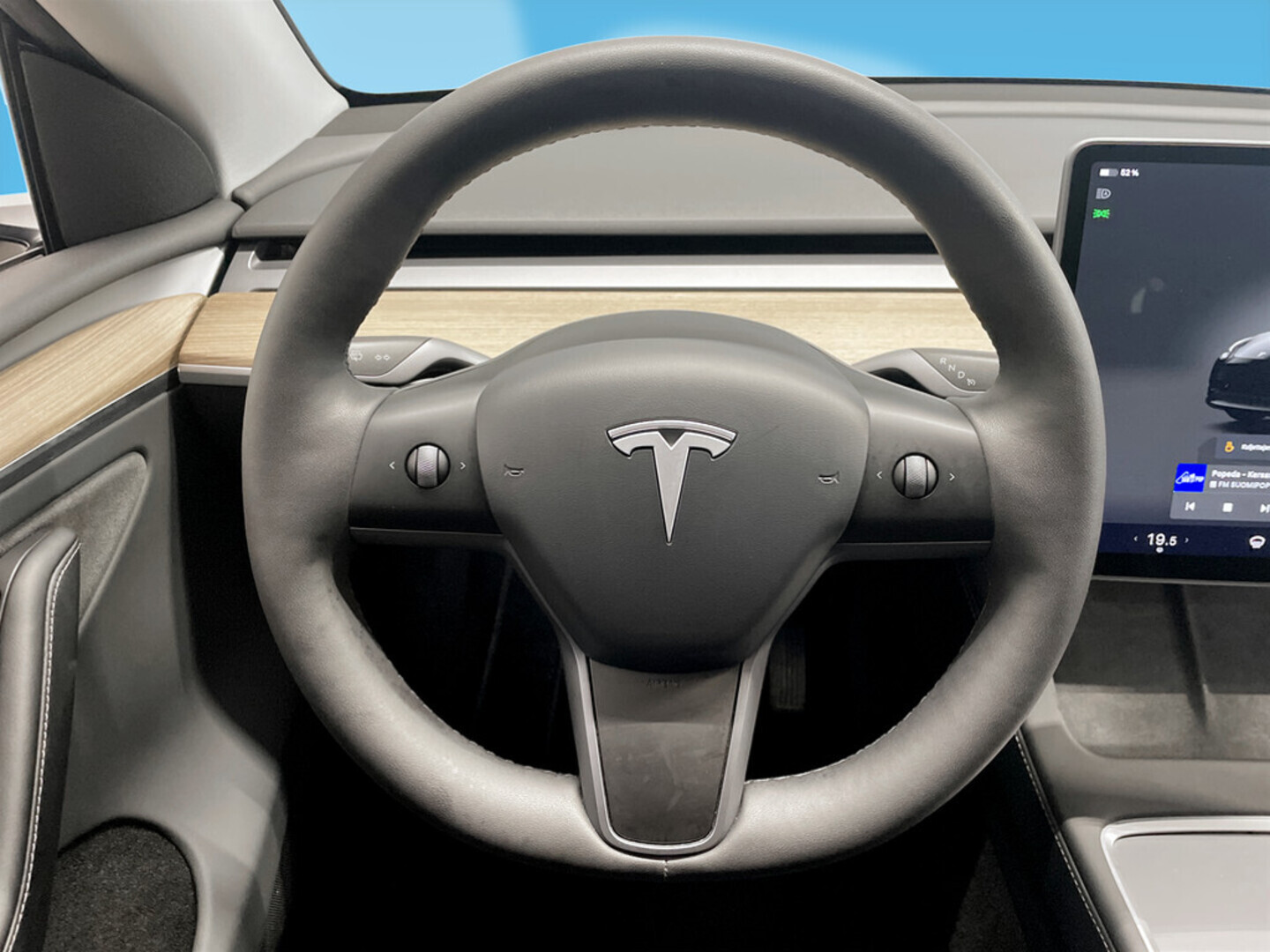 TESLA Model Y 2024