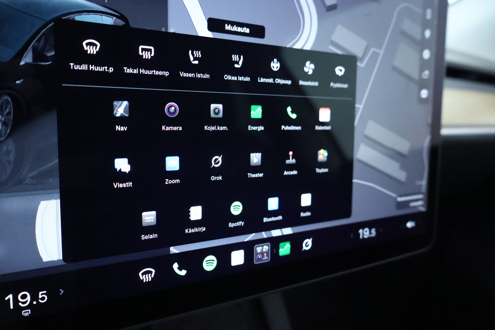TESLA Model Y 2024