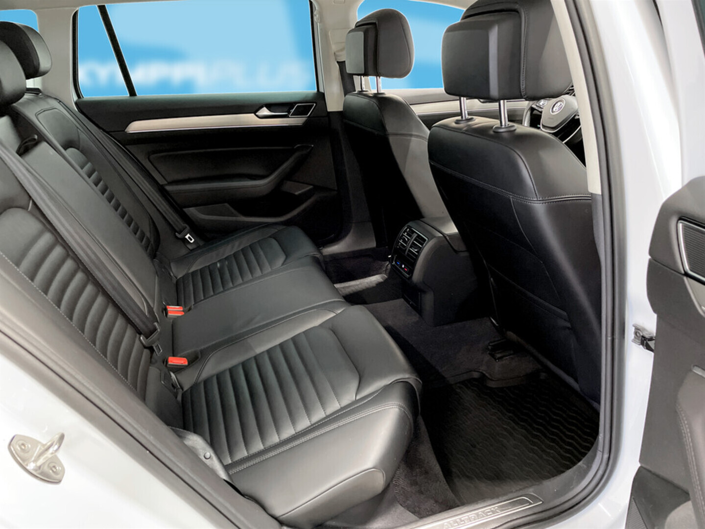 VOLKSWAGEN Passat 2018