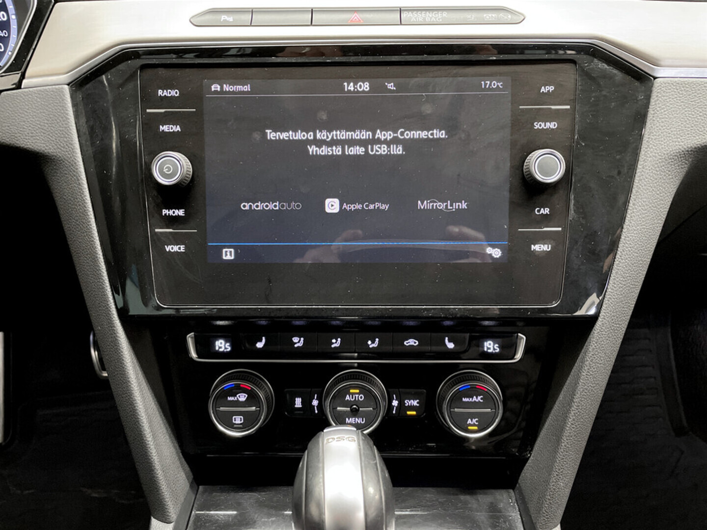 VOLKSWAGEN Passat 2018