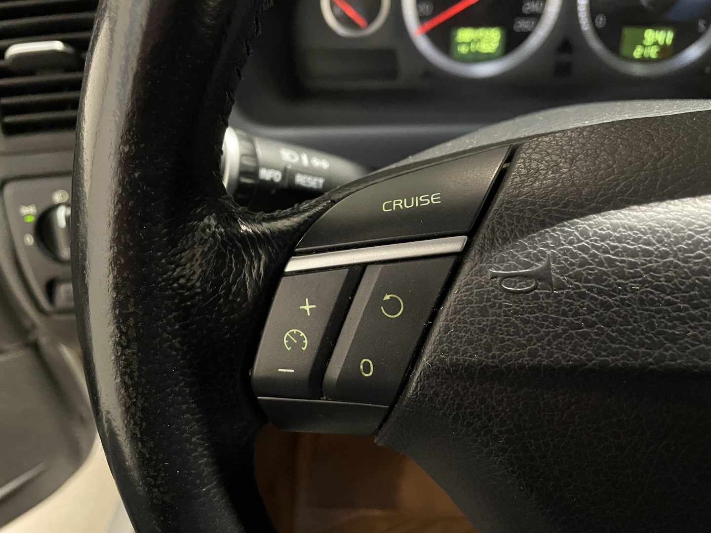 VOLVO V70 2007