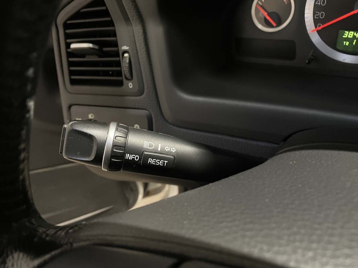 VOLVO V70 2007