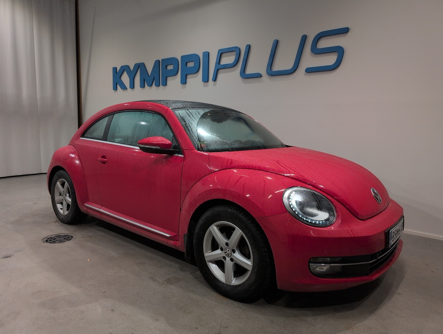 VOLKSWAGEN Beetle 2015