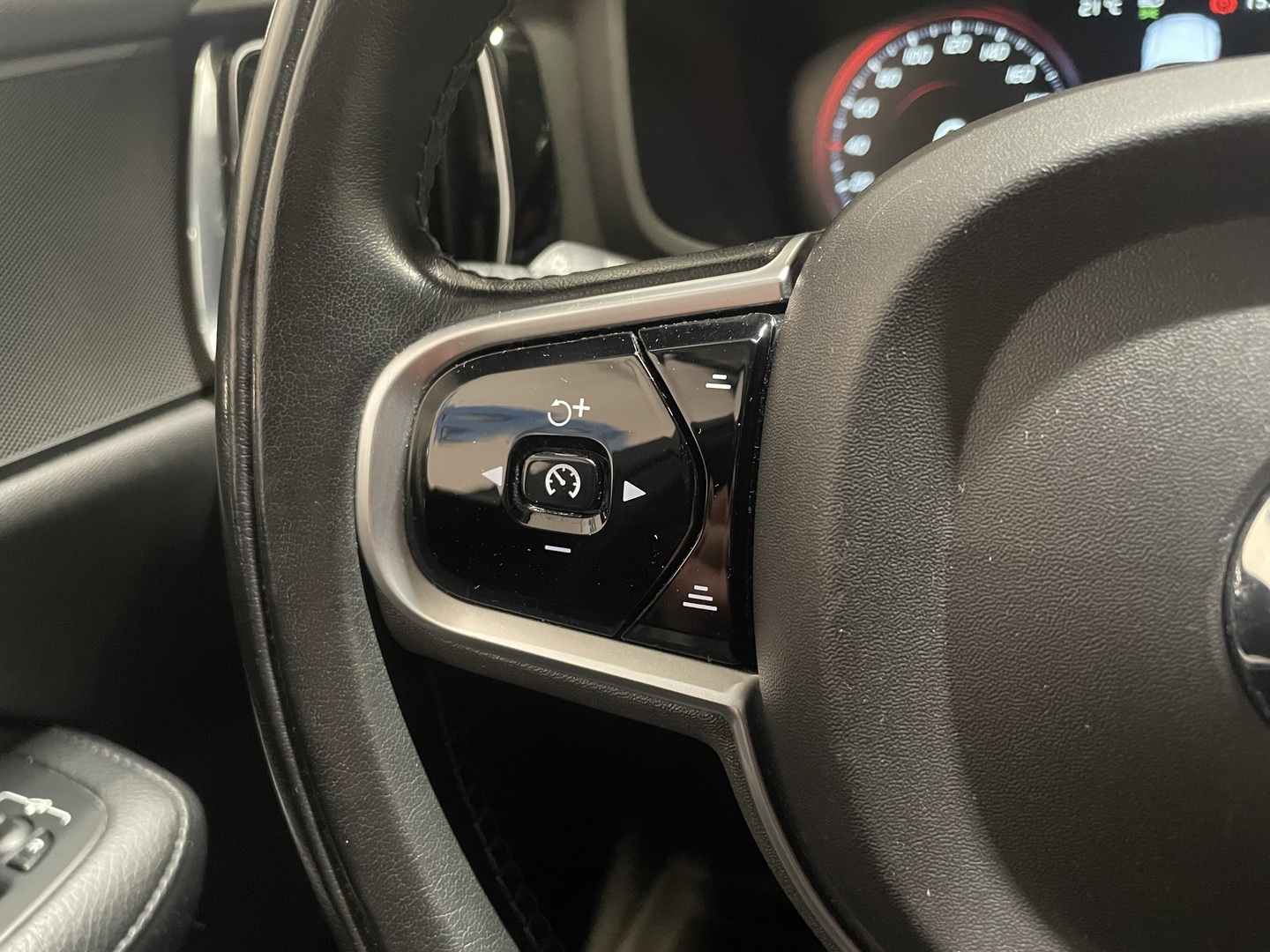 VOLVO V60 2019