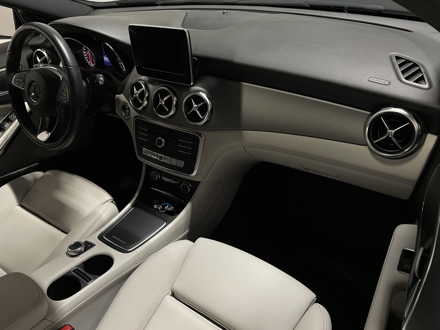 MERCEDES-BENZ GLA 2018