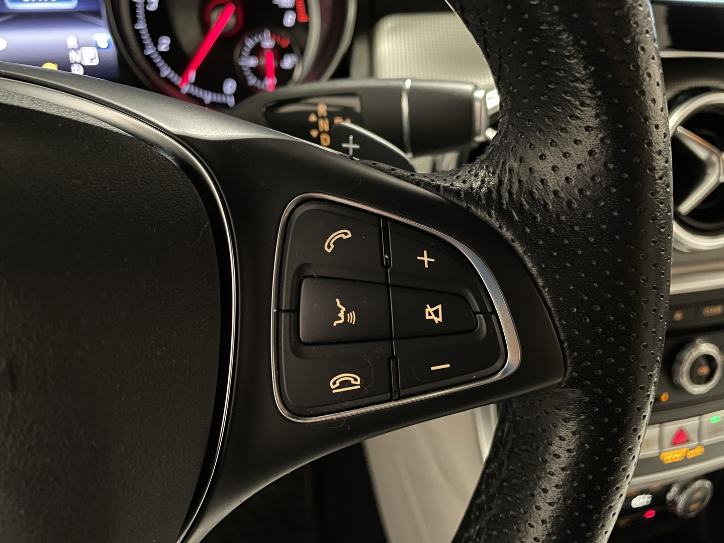 MERCEDES-BENZ GLA 2018