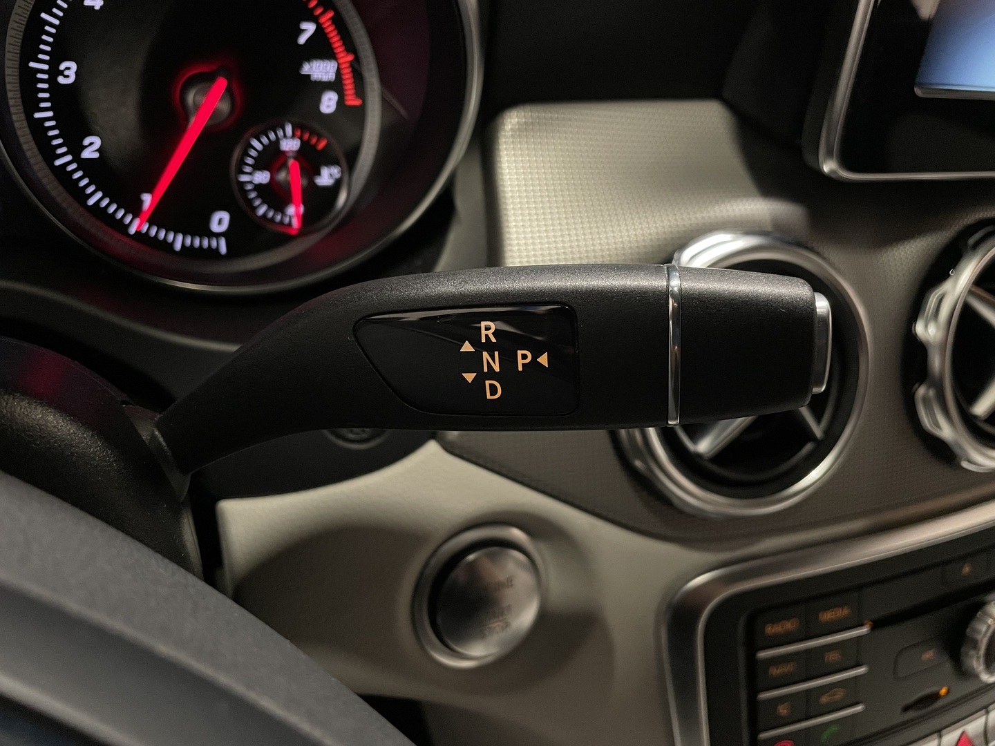 MERCEDES-BENZ GLA 2018